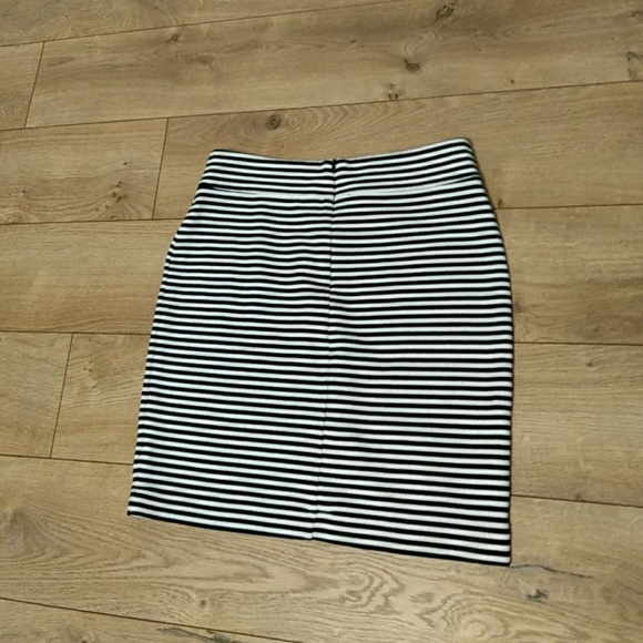 GAP striped knit pencil skirt - Picture 2 of 3